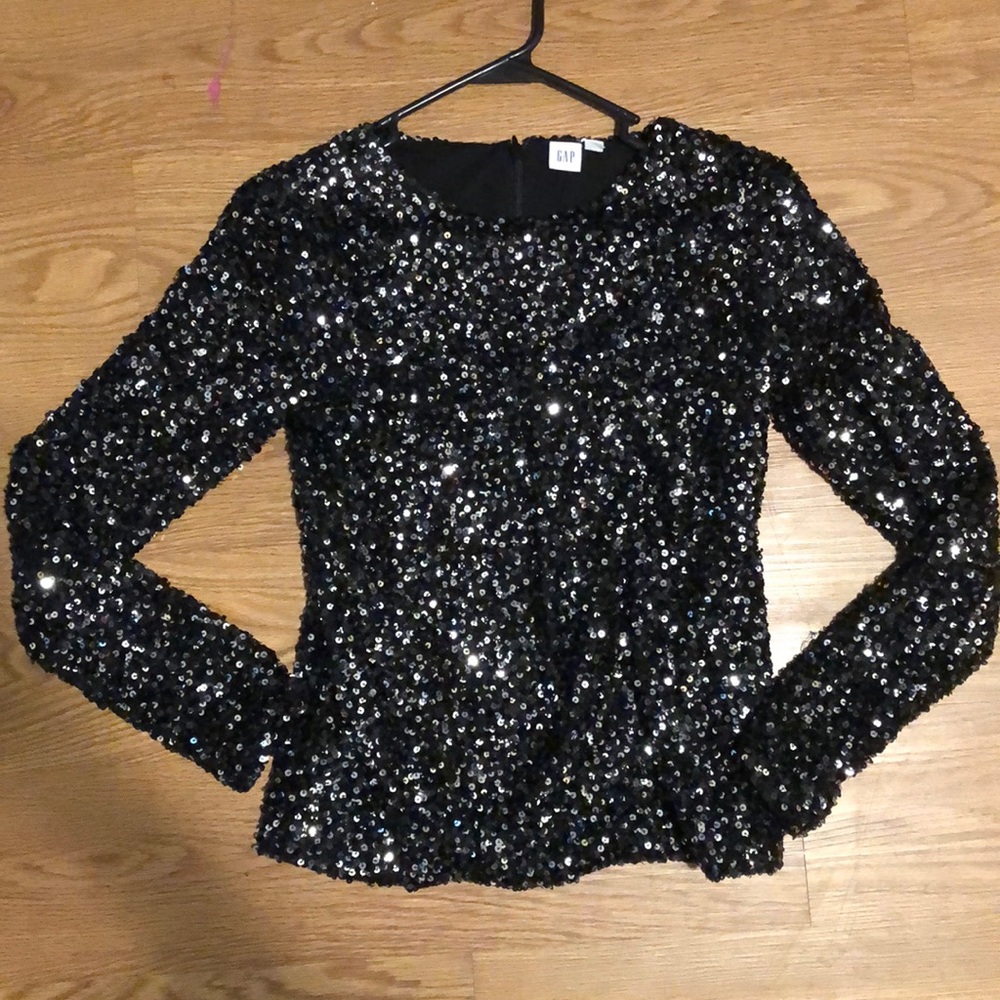 Brand New Seqins Gap long sleeve shirt.